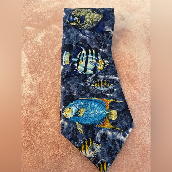 Solomon’s reef Men's Oceanic Fish Design Tie - Picture 1 of 8